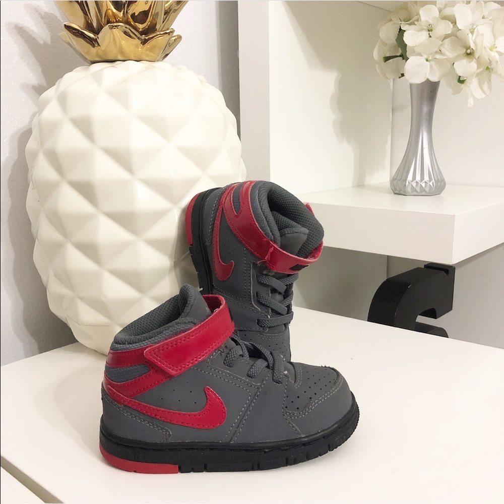 NIKE PRESTIGE IV HIGH TOP CHILD SNEAKER SIZE 7C